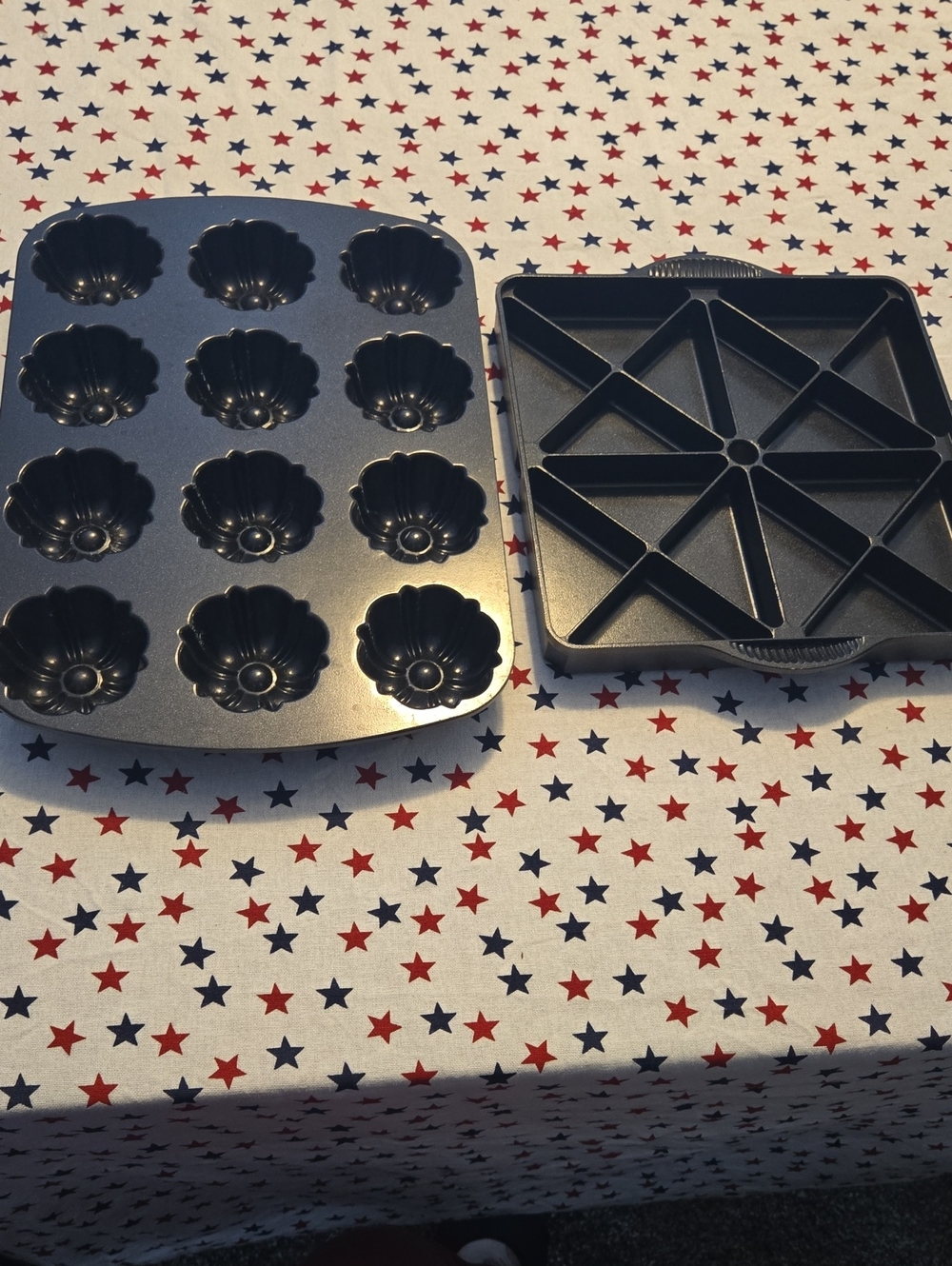 Non-Brand Black Nonstick Flower Muffin Pan & Brownie Wedge Pan Set